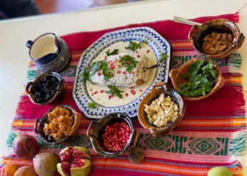 Listos los ingredientes del campo que dan sabor y color a  los chiles en nogada