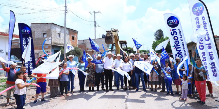 Arrancan SDAyR y Municipio rehabilitación de caminos rurales en Juventino Rosas