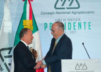 El secretario Julio Berdegué impulsa la urgencia de mejorar la productividad agrícola y enfrentar la crisis hídrica en México
