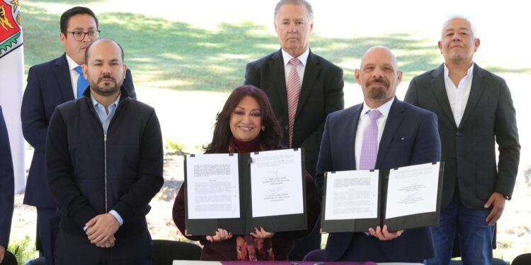 Firman gobierno estatal e industria textil convenio “Por el Bienestar del Medio Ambiente”