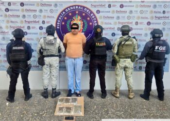 Detiene FGEGuerrero a Juan “N”, alias “El Goku”, le asegura presunta droga en Taxco de Alarcón