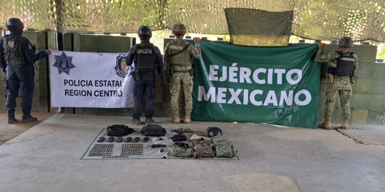 Aseguran armamento, equipo táctico y probable enervante en operativo interinstitucional en Juan R. Escudero