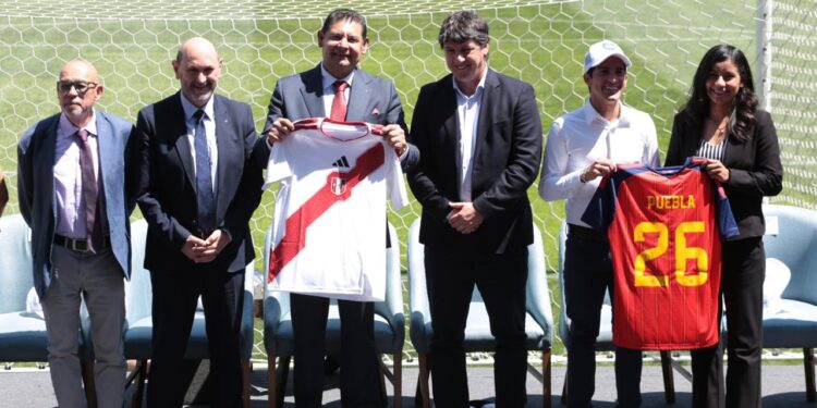 Puebla está en el mundial, juego Perú vs España proyecta al estado internacionalmente