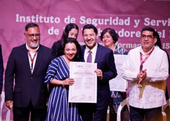 Reconoce Martí Batres a educadoras de las Estancias para el Bienestar y Desarrollo Infantil del ISSSTE