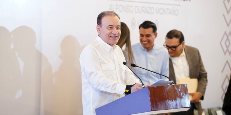 El Gobernador Durazo destina la mayor inversión registrada en uniformes escolares; inicia distribución el 6 de mayo