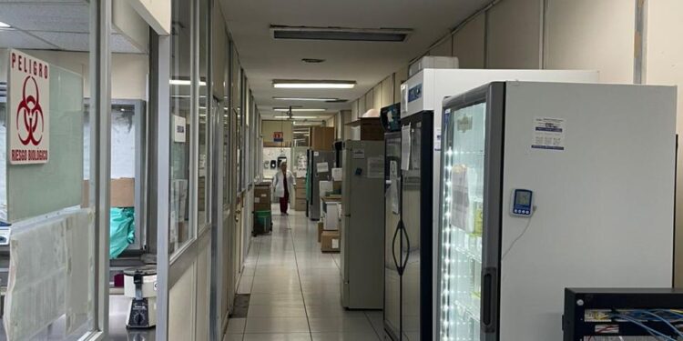 Hospital Regional de Monterrey del ISSSTE brinda servicio eficiente y con mejores condiciones en su laboratorio