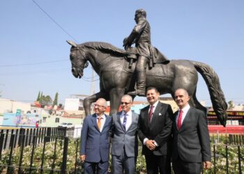 Rehabilita gobierno del estado de Puebla el arco de loreto y devela escultura de Ignacio Zaragoza
