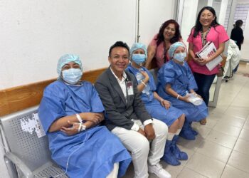 Beneficia ISSSTE a 12 mujeres tratadas por cáncer de mama con jornada de reconstrucción en el sureste del país