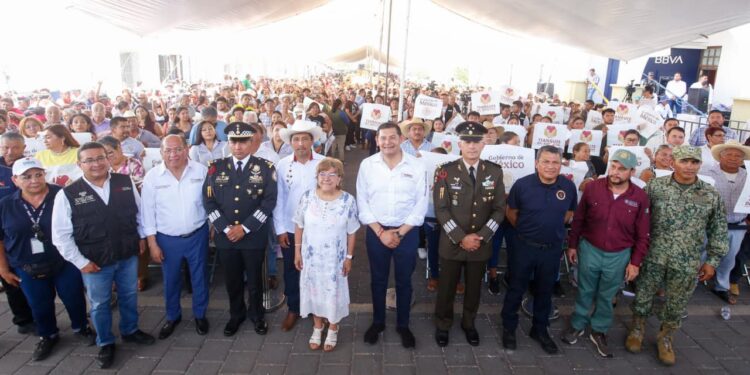 Con Tianguis del Bienestar, gobierno federal y estatal regresa al pueblo lo robado