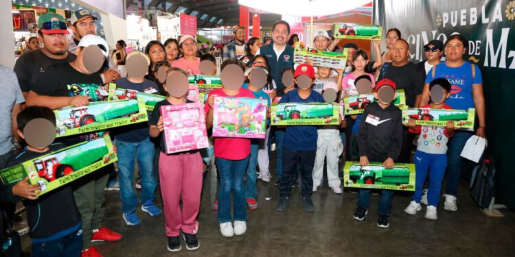 SEDIF une a familias del interior del estado con Feria de Puebla
