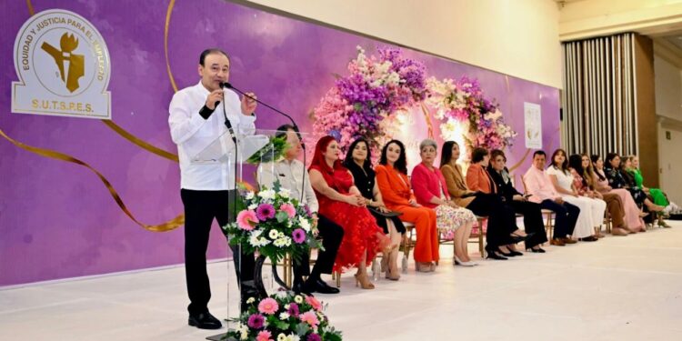 Gobernador Durazo reconoce a madres trabajadoras al servicio del Gobierno de Sonora