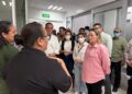 Gobernadora Yeraldine sostiene acercamiento con familiares de víctimas de incendio en Los Mochis