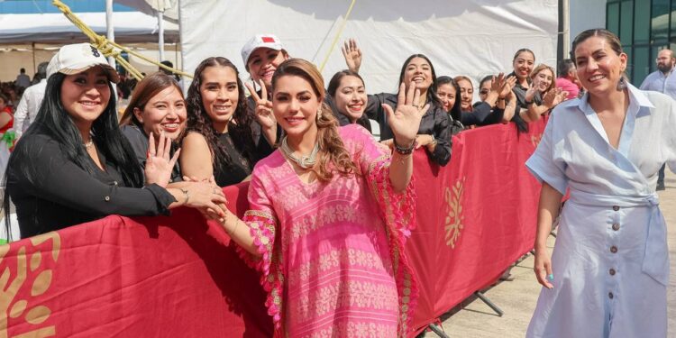 Evelyn Salgado reconoce la entrega y fortaleza de las madres trabajadoras del gobierno de Guerrero