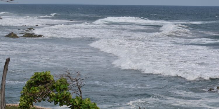 Durante las próximas 48 horas se pronóstica efecto de Mar de Fondo en las costas de Guerrero: SGIRPCGRO 