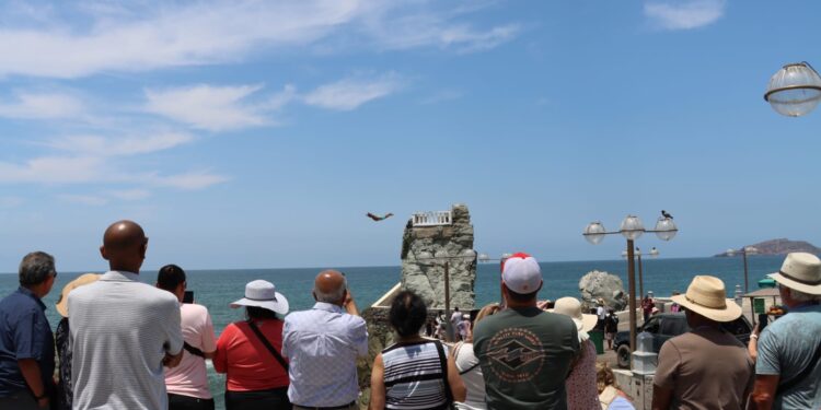 Recibirá Mazatlán a más de 7 mil cruceristas esta semana