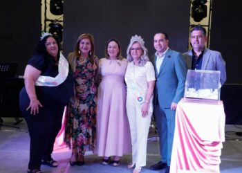 Acompaña la Gobernadora Yeraldine a madres del STASE en su festejo