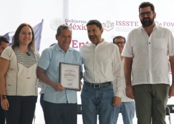 Beneficia Martí Batres a 324 personas acreditadas de FOVISSSTE con constancia de finiquito en Tabasco