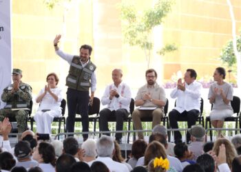 Asiste Zoé Robledo a la inauguración del Hospital General “Dr. Agustín OHorán” en Yucatán con la Presidenta de México
