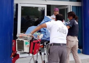 Respuesta inmediata permite traslado aéreo de embarazada desde Acatlán de Osorio
