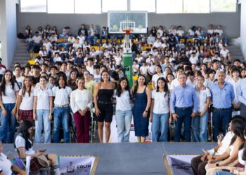 Hoy nacer en Colima es garantía de tener acceso a la educación con ColiBecas y programas federales: Indira Vizcaíno