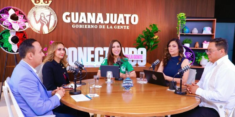 Presenta Libia Dennise agenda mundialista para unir a las familias guanajuatenses