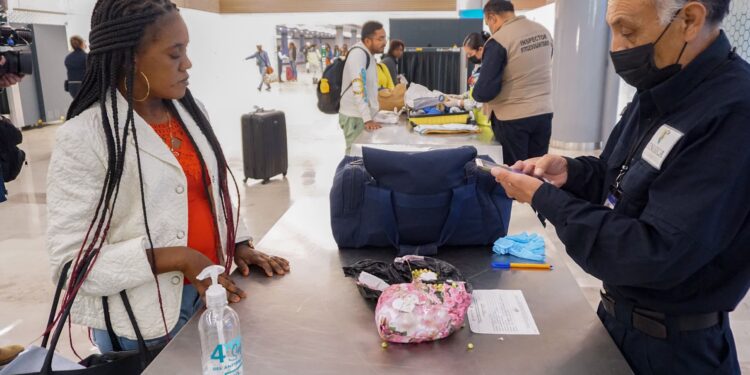 Senasica refuerza inspección a más de 5 millones de turistas que visitan México durante la Copa Mundial