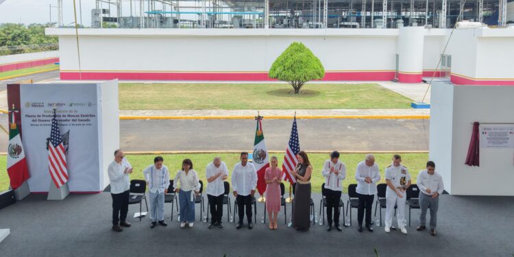 Gobiernos de México y EU inauguran la nueva planta de producción de moscas estériles del gusano barrenador en Chiapas