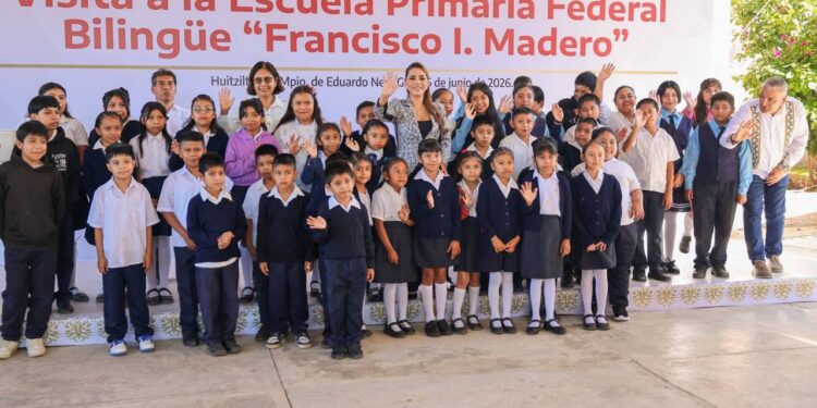Cada lunes, estaremos en una escuela: Evelyn Salgado atiende y lleva apoyos a comunidades educativas de Guerrero