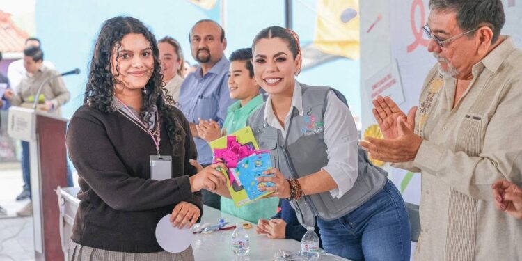 Reconoce Evelyn Salgado talento de la niñez guerrerense en concurso “Dibujando el buen gobierno de Guerrero”