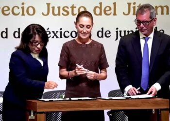 Justicia para el campo: Gobierno de México y sector privado firman Acuerdo Nacional para el precio justo del jitomate