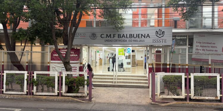 Clínicas de Tabaquismo del ISSSTE acompañan a pacientes para dejar de fumar