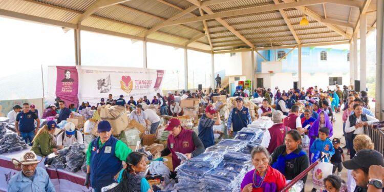 Tianguis del Bienestar acerca apoyos a más de mil 200 habitantes de Alcozacán