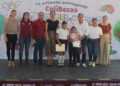 Gobierno de Indira Vizcaíno entrega mochilas, útiles y uniformes a estudiantes de primaria en Tecomán