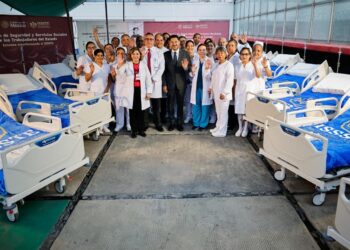 Entrega Martí Batres 74 nuevas camas y verifica abasto del 98% en farmacia del HG “Dr. Fernando Quiroz Gutiérrez” del ISSSTE, en la Ciudad de México