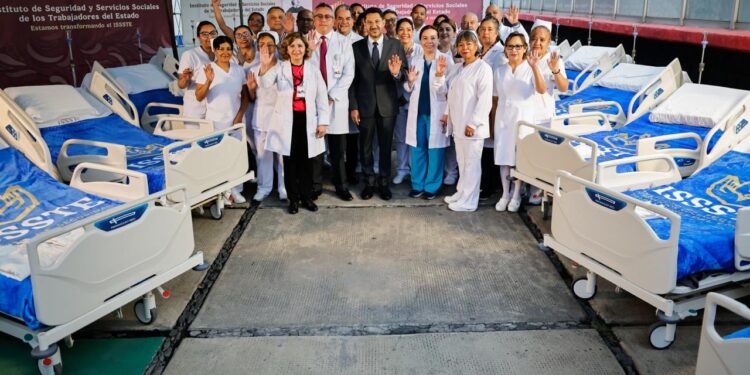 Entrega Martí Batres 74 nuevas camas y verifica abasto del 98% en farmacia del HG “Dr. Fernando Quiroz Gutiérrez” del ISSSTE, en la Ciudad de México