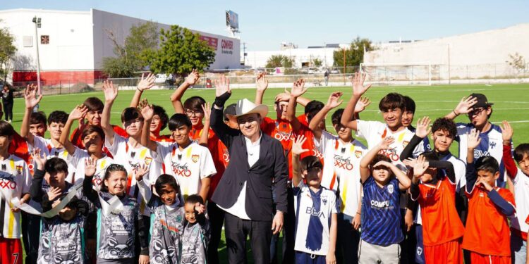 El Gobernador Durazo rehabilita y construye más de 200 espacios deportivos en 22 municipios de Sonora