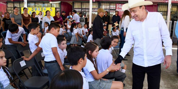 Lleva el Gobernador Durazo becas, obras y servicios gratuitos a miles de familias de la sierra sonorense