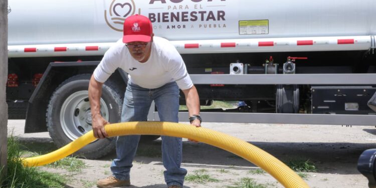 Gobierno de Puebla lleva Agua para el Bienestar a colonias con desabasto