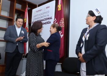 Reconoce Lorena Cuéllar labor del personal de enfermería