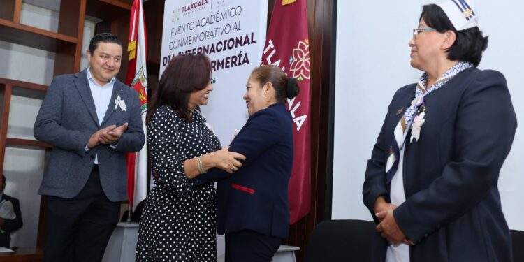 Reconoce Lorena Cuéllar labor del personal de enfermería