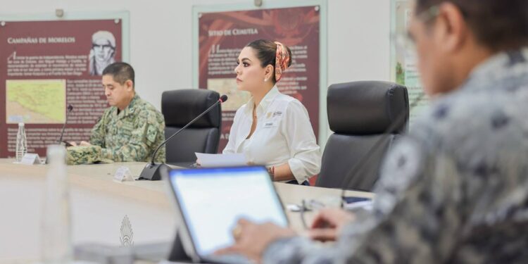 Evelyn Salgado evalúa resultados de operativos y estrategias para la Construcción de la Paz en Guerrero