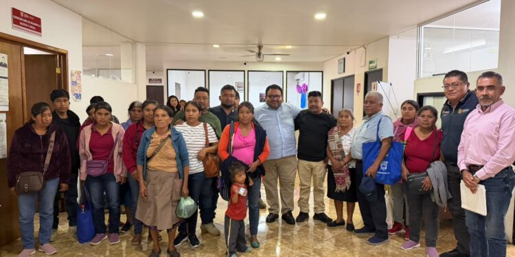 Gobierno de Guerrero brinda atención integral a pobladores de Huitzapula