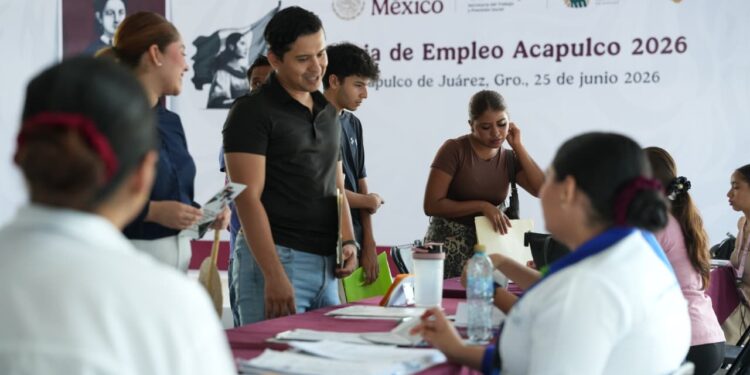 Más de 900 vacantes y 70 empresas participaron en la Segunda Feria de Empleo Acapulco 2026