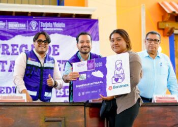 Continúa la entrega de Tarjetas Violeta en Eduardo Neri