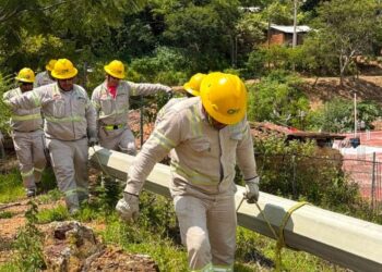 Con eficiencia e inmediatez, CFE cumple acuerdos con pobladores de la montaña guerrerense.