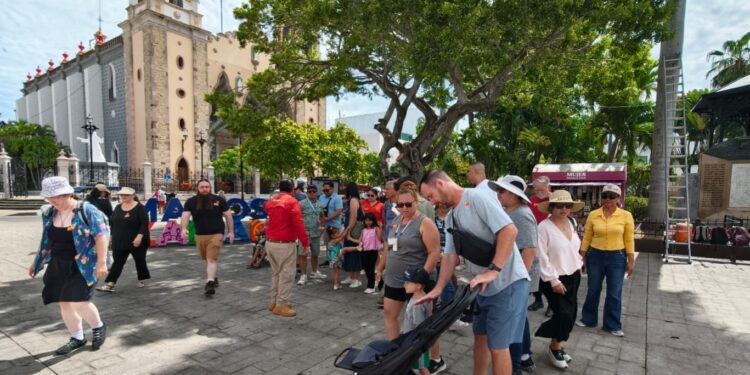Mazatlán se consolida como pilar del turismo naviero en el Pacífico: recibe al «Navigator Of The Seas» y proyecta fuerte derrama económica en julio