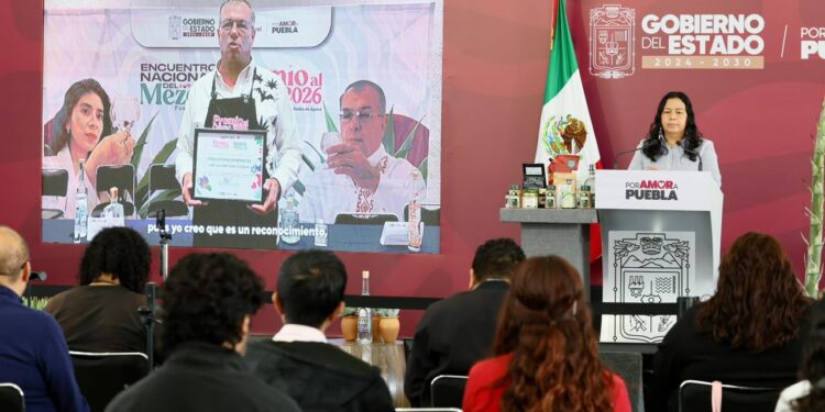 Gobierno estatal reconoce la excelencia del mezcal poblano con “Premio al Origen 2026”