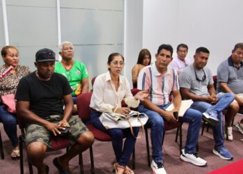 Impulsa Gobierno del Estado acciones con habitantes de Puerto Marqués para fortalecer la temporada vacacional