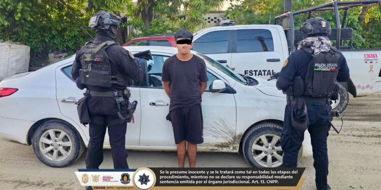 S SP Guerrero detiene a siete personas, asegura presunta droga y recupera un vehículo con reporte de robo en Acapulco