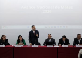 Se reúne Martí Batres con directoras y directores de Clínicas de Medicina Familiar del ISSSTE
